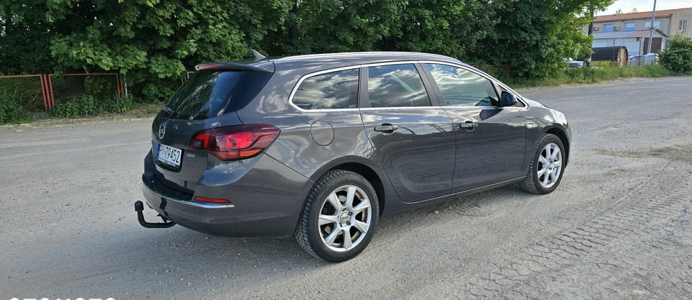 Opel Astra cena 25500 przebieg: 239000, rok produkcji 2014 z Poznań małe 277